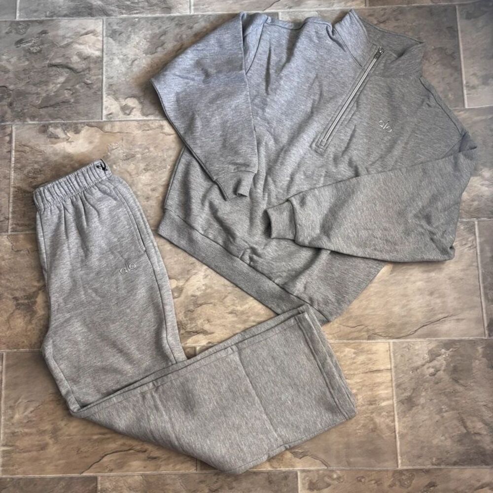 NWT Alo Yoga Accolade 1/4 Zip Pullover Sweatpants Tracksuit Set Grey XS